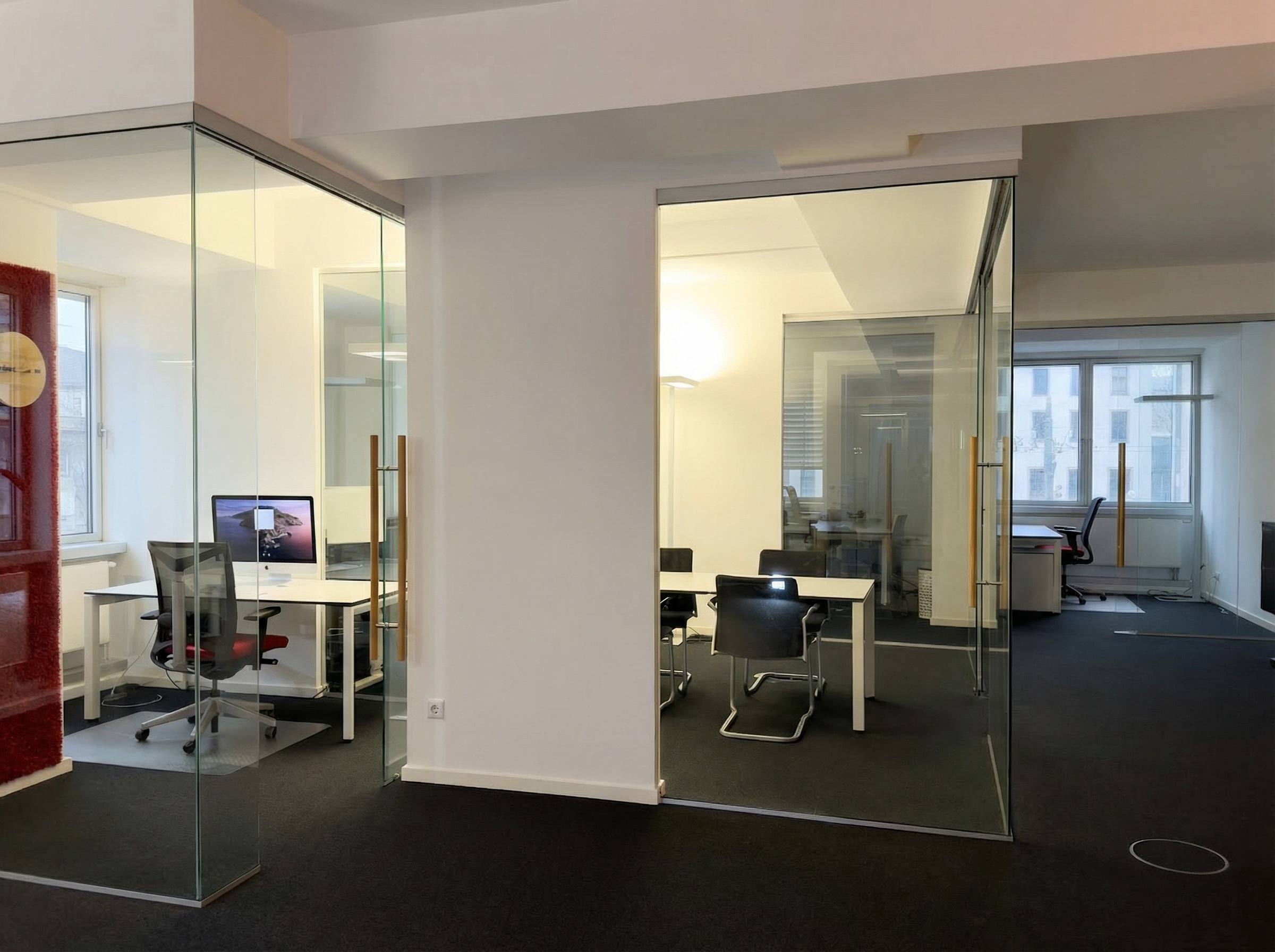 Moderner Coworking Space in Darmstadt mit flexiblen Arbeitsplätzen